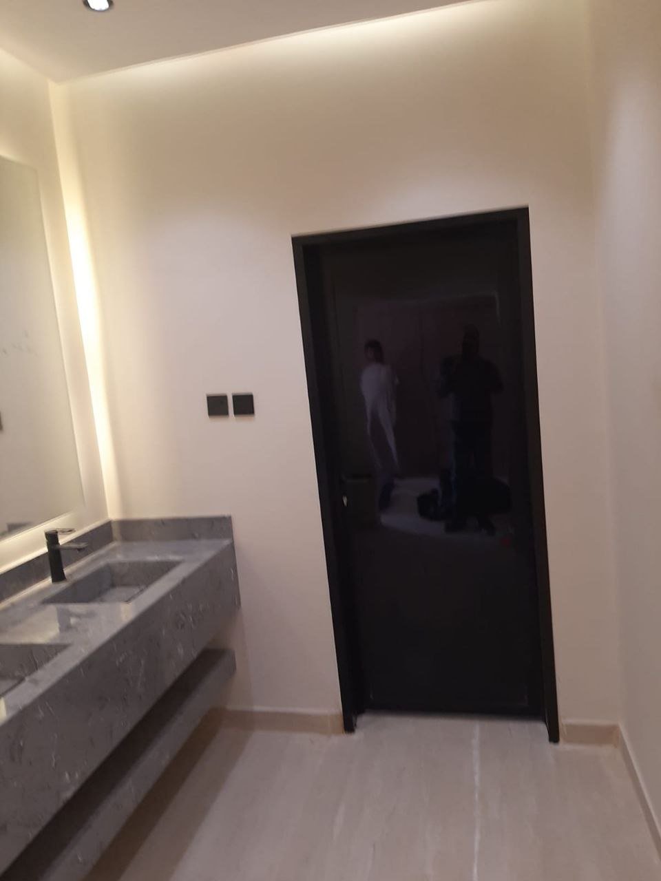 مظلة سيارات ليكسان مضلع